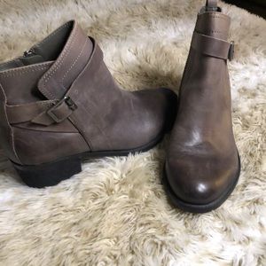 Vince Camuto Gray Ankle Boots, Sz 9.5